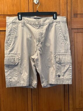 Polo by Ralph Lauren Beige Cargo Shorts size 36 waist NWOT